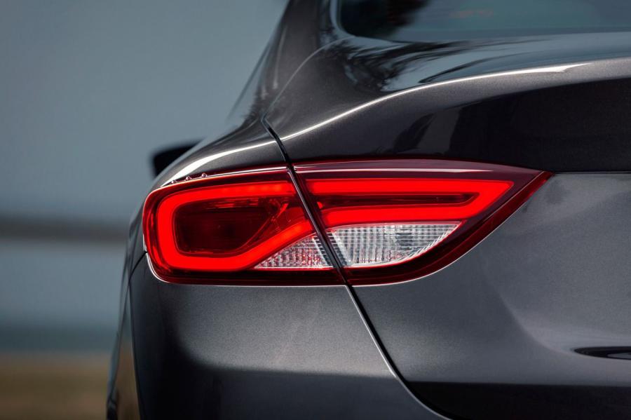  Chrysler 200 2015 года  (фото 134 из 207)